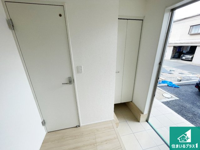 京都市西京区大原野灰方町　第1期　新築一戸建ての玄関|シューズボックスにはたくさんの靴が収納できるので玄関周りはいつもスッキリ！ご家族が増えても安心！