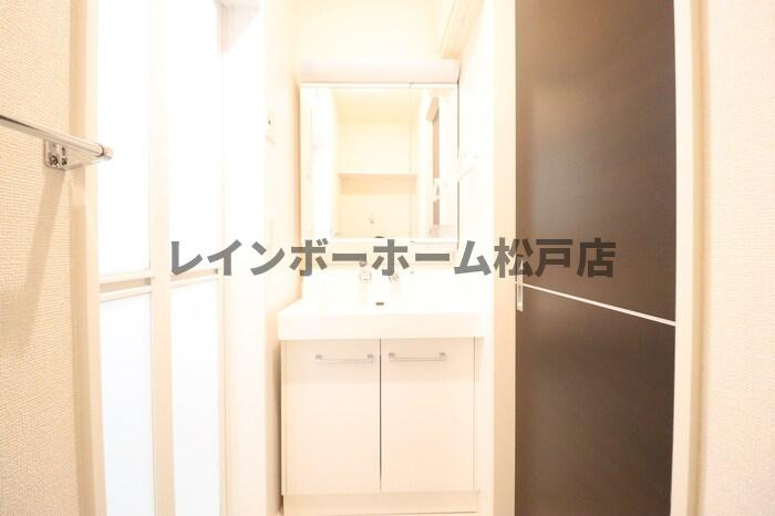 仲介手数料（賃料の1.10ヵ月）の50％OFF対象物件！の独立洗面台