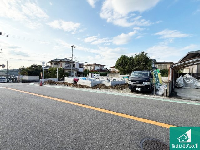 河内長野市大師町　第2期　新築一戸建ての前面道路含む現地写真|周辺は落ち着いた街並みの住宅地！子育てがしやすい住環境です！まだ未完成ですが、現地でしかわからない事もございます。是非一度ご覧ください。