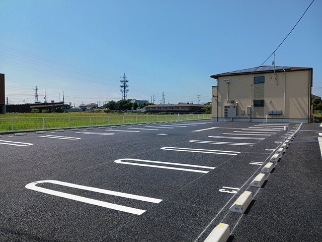 グランデルート　Ａの駐車場