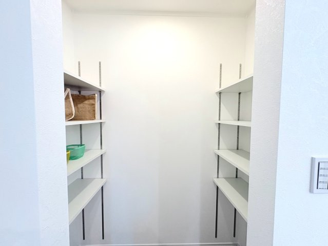 ダイマルタウン　岐阜市宇佐東町第1　全3区画分譲の収納|パントリー