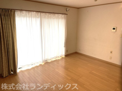 【居間・リビング】 | 日野市程久保３丁目戸建 | ＬＤＫ約１２．７帖
