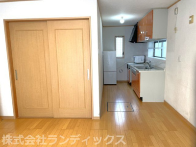 【居間・リビング】 | 日野市程久保３丁目戸建 | ＬＤＫ約１２．７帖