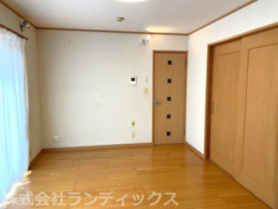 【居間・リビング】 | 日野市程久保３丁目戸建 | ＬＤＫ約１２．７帖
