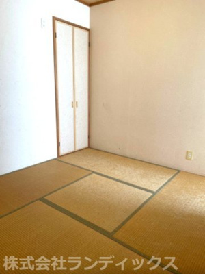【和室】 | 日野市程久保３丁目戸建 | リビングの隣にある和室
