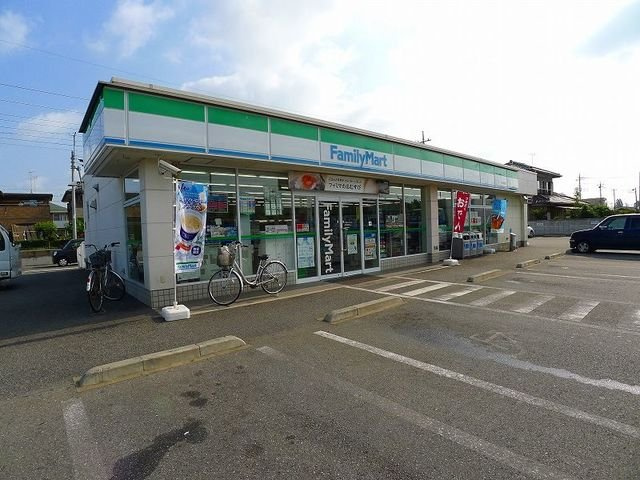 【周辺】 | エスポワール　Ｂ | ファミリーマートまで70m