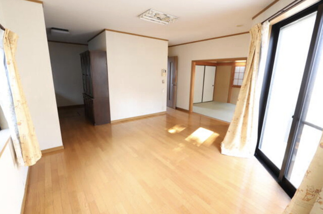 【居間・リビング】 | 深谷市萱場　中古戸建