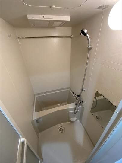 ＭＡＸＩＶ西川口ＡＺ　ＴＲＥの浴室
