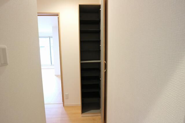 柏市旭町７丁目のアパートの玄関