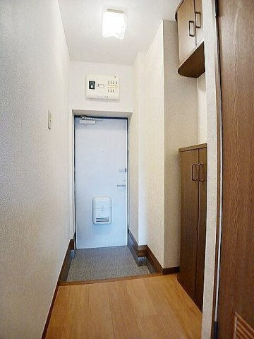 プリオール実丸Ｂの玄関
