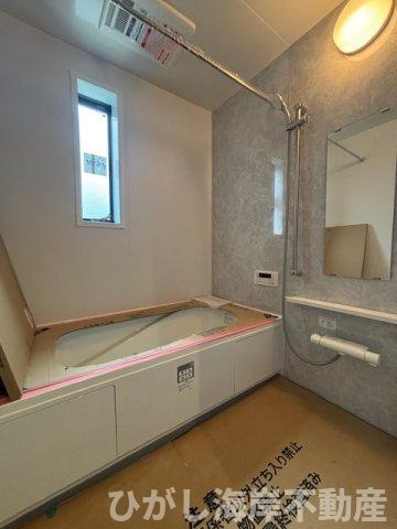 茅ヶ崎市平和町　新築戸建の浴室|8月31日撮影　建築中　1坪タイプ　ユニットバス