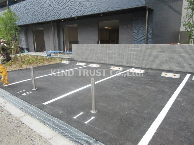 プレサンス梅田北ディアの駐車場