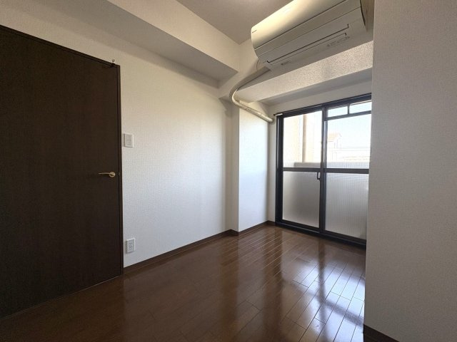 宝マンション滝ノ水第三の洋室|洋室約5.5帖