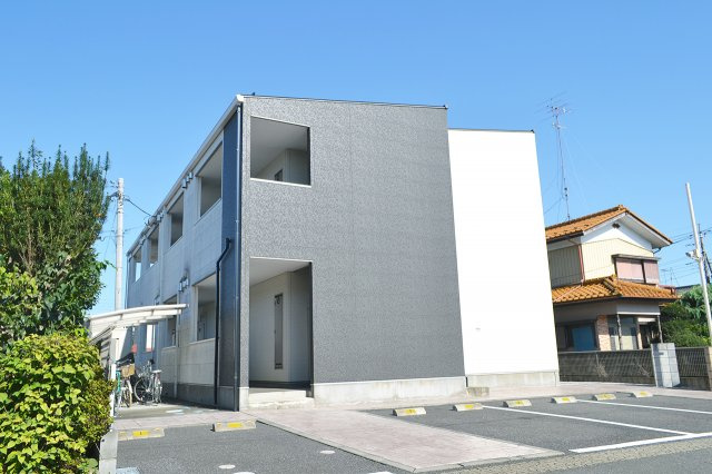 エクウスの外観|デザイナーズならではのおしゃれな外観です