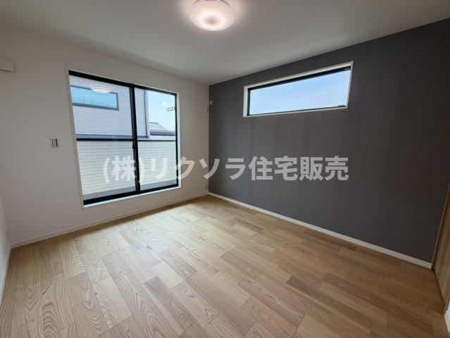 印田町　新築一戸建ての寝室|洋室7.0帖
■物件内覧・資金計画相談・住宅ローン相談、リフォーム相談、お問合せ受付中■
※当日・翌日のご内覧、ご相談はお電話でのお問合せがスムーズです！