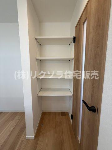 印田町　新築一戸建ての収納|パントリー
■物件内覧・資金計画相談・住宅ローン相談、リフォーム相談、お問合せ受付中■
※当日・翌日のご内覧、ご相談はお電話でのお問合せがスムーズです！