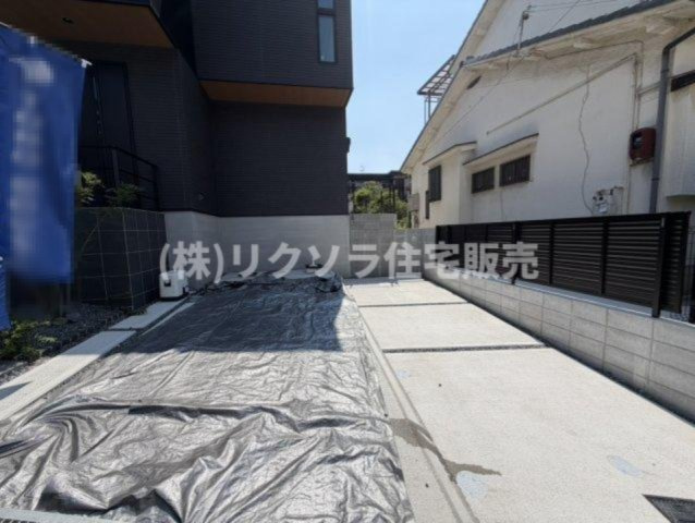 印田町　新築一戸建ての駐車場|2台駐車可能
■物件内覧・資金計画相談・住宅ローン相談、リフォーム相談、お問合せ受付中■
※当日・翌日のご内覧、ご相談はお電話でのお問合せがスムーズです！