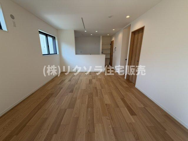 印田町　新築一戸建ての居間・リビング|LDK16.2帖
■物件内覧・資金計画相談・住宅ローン相談、リフォーム相談、お問合せ受付中■
※当日・翌日のご内覧、ご相談はお電話でのお問合せがスムーズです！