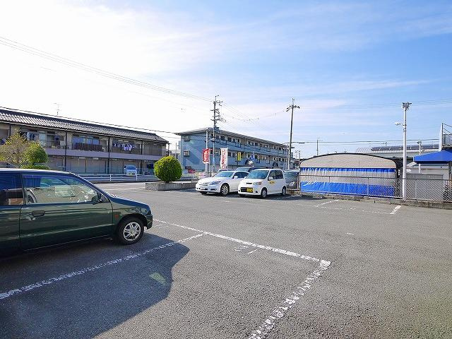 エメロードエムの駐車場|駐車スペースもあります
