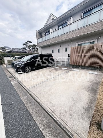 グレイスコート吉祥寺の駐車場