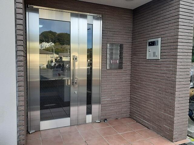 ひかりヒルズのエントランス