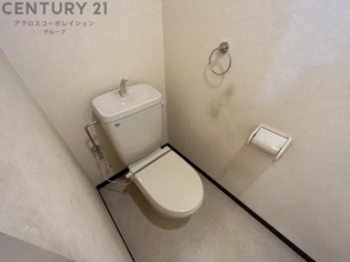 温水洗浄便座付きのトイレです♪