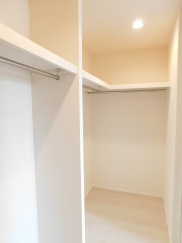 清須市阿原星の宮の新築一戸建の収納|◇大型ウォークインクローゼット◇　　家族の洋服や季節の荷物など大容量収納できます♪