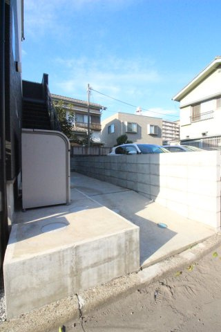 Fullea千葉中央のエントランス