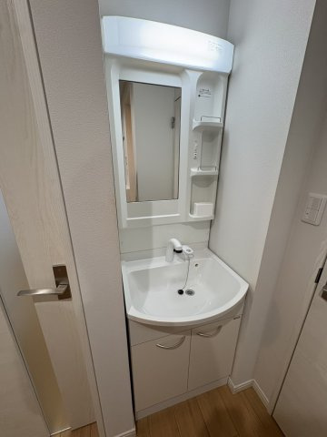 Fullea千葉中央の独立洗面台