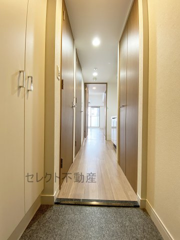 プレサンス丸の内雅殿の玄関