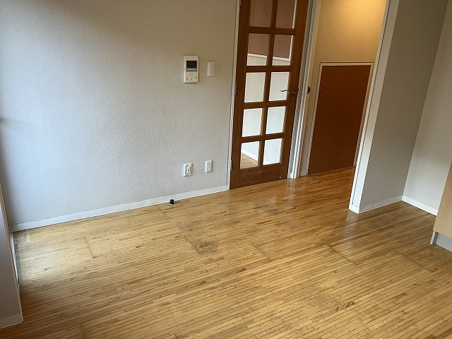 多摩市諏訪１丁目の賃貸マンションの居間・リビング|ゆったり過ごせる居間です