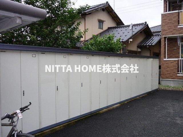 豊岡市中陰のアパートのその他共用部分|外部トランクも完備！