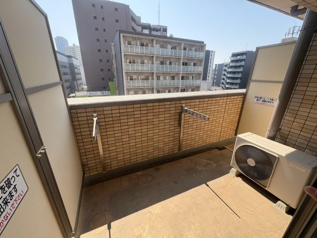 アーバネックス西長堀のバルコニー
