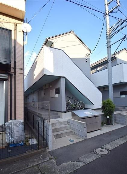 横浜市保土ケ谷区桜ケ丘１丁目のアパートの外観