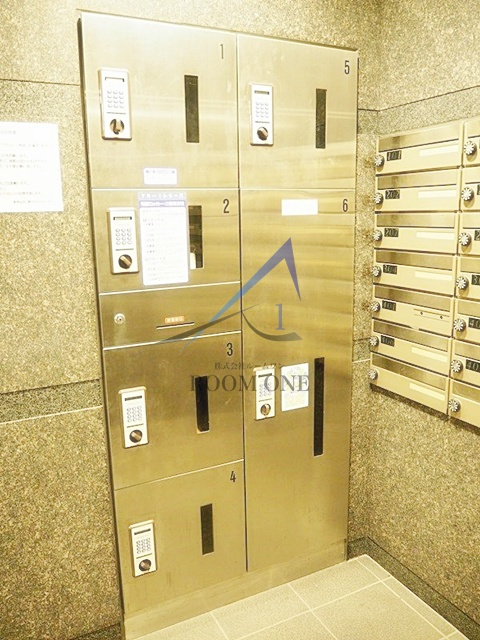 ルーブル学芸大学五番館のその他共用部分|宅配ボックスです。