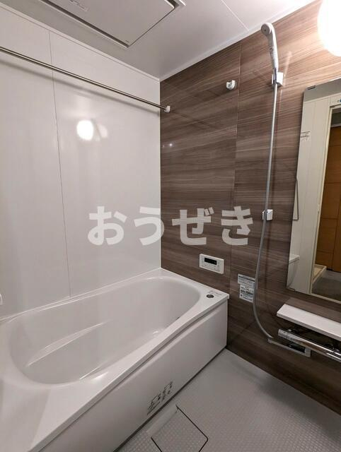 ライオンズマンションセントワーフ横濱の浴室