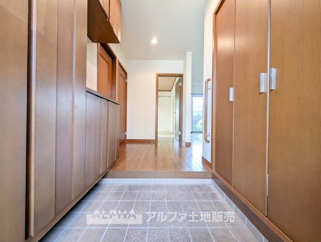 福生市大字福生の中古一戸建の玄関