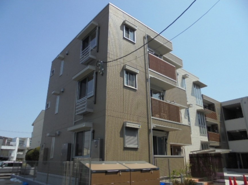 川崎市多摩区長尾４丁目のアパートのエントランス