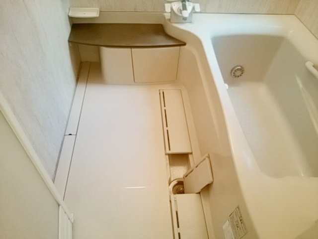 藤沢市鵠沼海岸７丁目のテラスの浴室