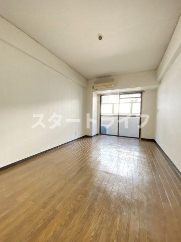 大阪市淀川区木川西２丁目の賃貸マンションの居間・リビング