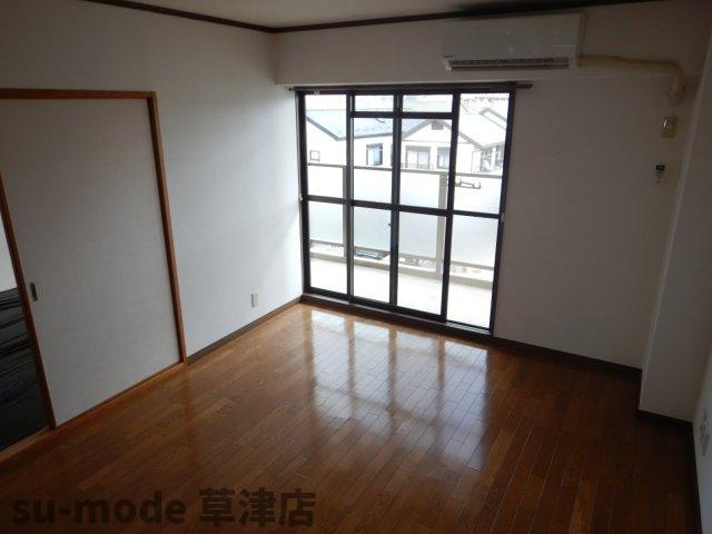【居間・リビング】 | グランシティ西大路 | 使いやすいリビングです