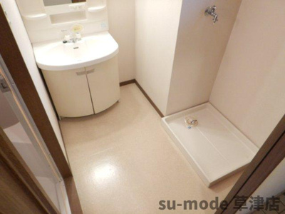 【洗面所】 | グランシティ西大路 | スペースが確保できる洗面所です