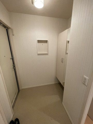【玄関】 | ラ　フロール | 別のお部屋の写真です