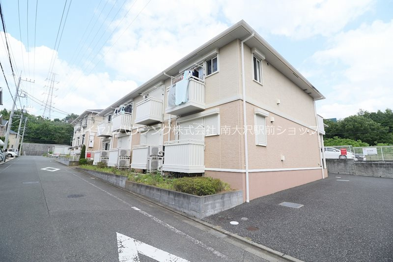 ☆2階建てアパート☆