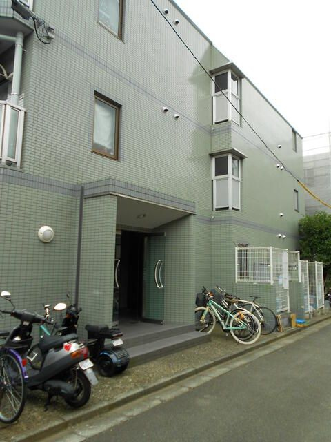 菱和パレス世田谷代田のエントランス