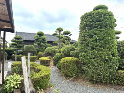 【庭】 | 東郷町南瀬 倉庫付き戸建