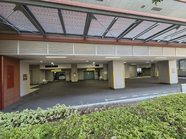 なんばグランドマスターズタワーの駐車場