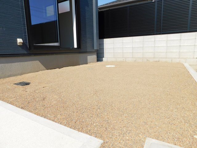 清須市阿原星の宮の新築一戸建の庭|◇庭◇　　南面で陽当たり良好な庭付き♪　ガーデニングやプールなどが楽しめます♪