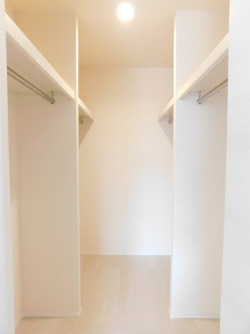 清須市阿原星の宮の新築一戸建の収納|◇大型ウォークインクローゼット◇　　家族の洋服や季節の荷物など大容量収納できます♪