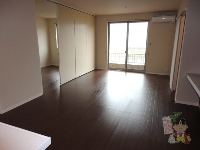 ジョイパレス西市　Ａの居間・リビング